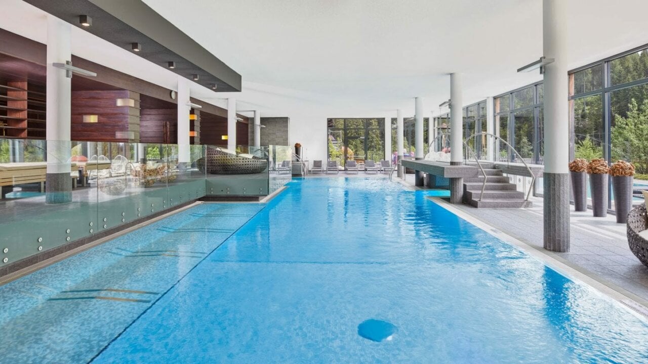 hotel,wasserrutsche,schwimmbad,tirol