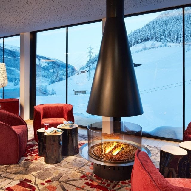 Wellness Relax Lounge mit Kamin