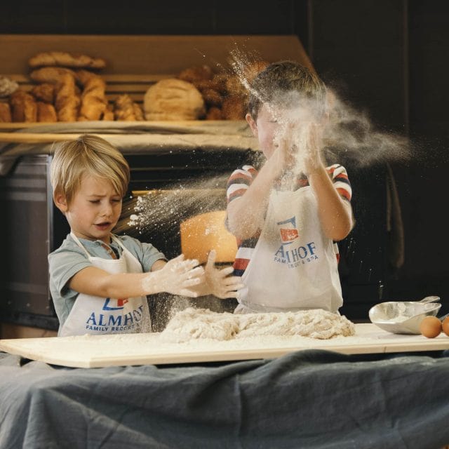 Backen Mehl staubt