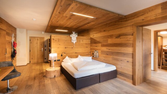 Loft Suite 404 3