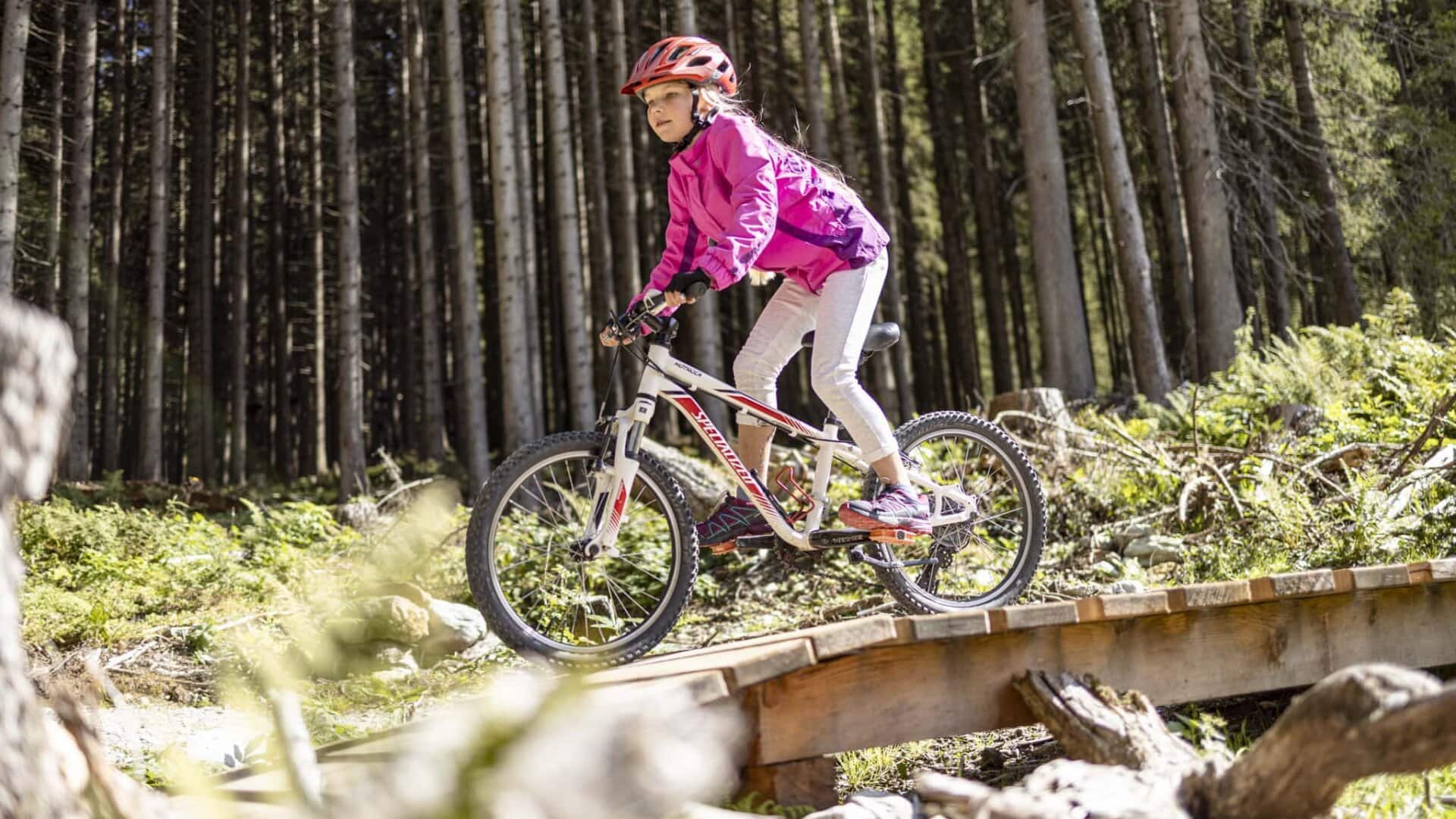 Kinder Bike-Schule 1 biken MTB Uebungstrail Gerlos ZillertalArena