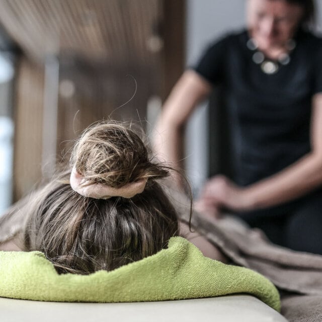 Familyresort Almhof Wellnessturm Massage