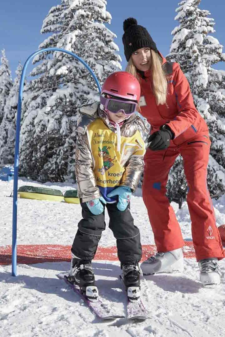 Familyresort Almhof Kinderskiwelt Skikurs 2