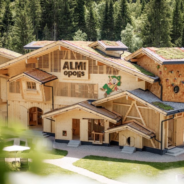 almi opolis detailansicht mit fokos auf schriftzug