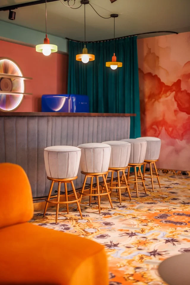 family entertainment center swifty detailanischt bar in karaoke hochformat
